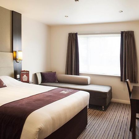 Premier Inn Chester Central - North Exterior foto