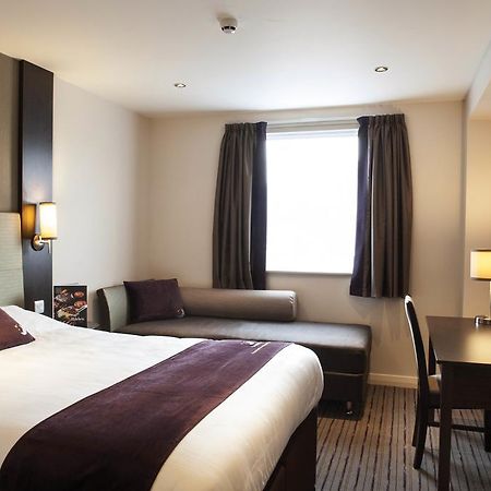 Premier Inn Chester Central - North Exterior foto